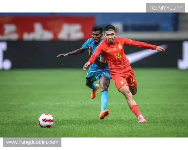 中央水手与新城堡联队的激烈对决展现足球魅力与团队精神