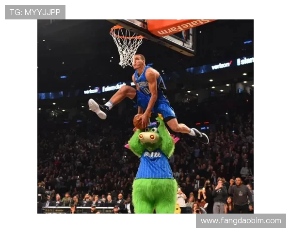 拉文与戈登精彩对决视频回顾绝妙扣篮瞬间不容错过 拉文与戈登精彩对决视频回顾绝妙扣篮瞬间不容错过